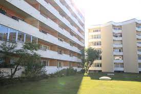 Es besteht aus einem großen wohnzimmer mit echtholzparkett, einer kleinen küche, einem bad, einer diele und einem recht großen balkon. Wohnung Munchen Schwabing Freimann Ft Immobilien 24 Munchen
