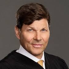 Larry Bakman's Instagram, Twitter & Facebook