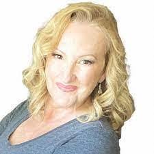 Raquel Wise's Instagram, Twitter & Facebook