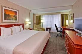 The hotel is within walking distance of many restaurants and entertainment. Holiday Inn Hotel Montreal Midtown Closed 33 Photos 28 Reviews Hotels 420 Sherbrooke W Montreal Qc Phone Number