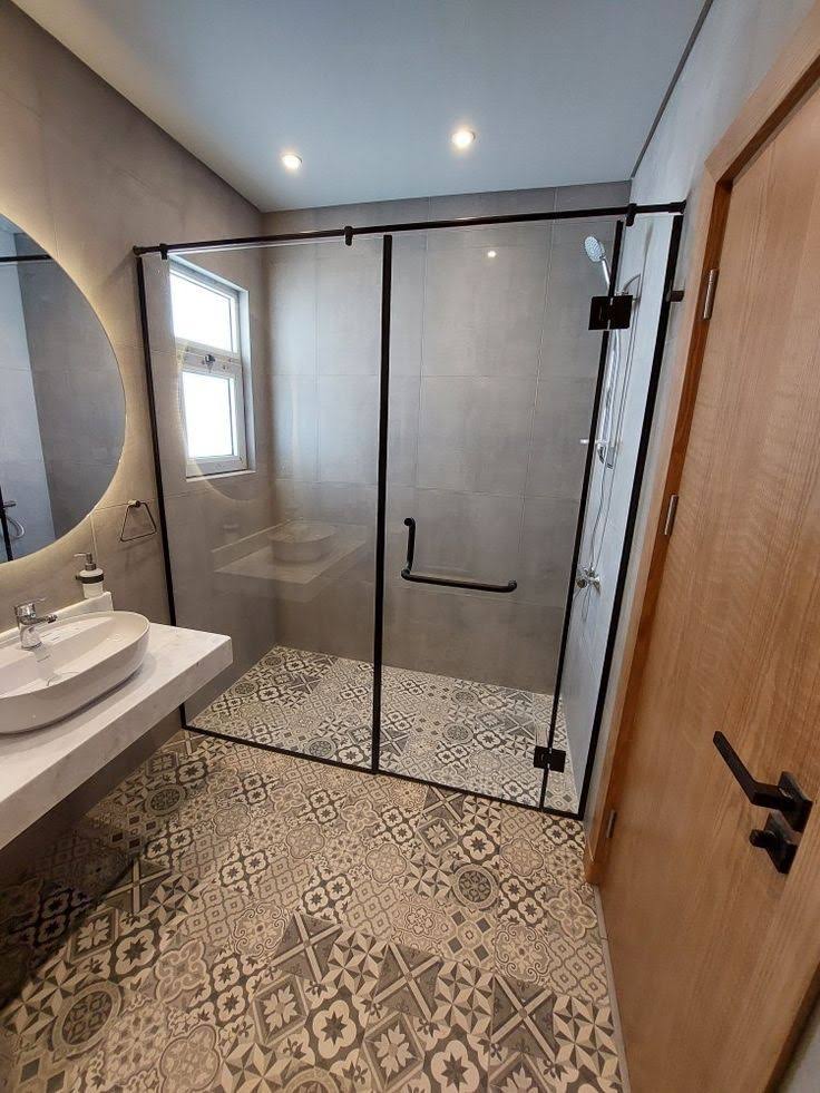 Luxury Matte Black Profile Glass Shower Partition product image