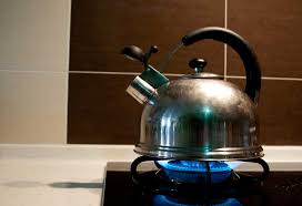 Oct 15, 2020 · le creuset makes this classic kettle with the same good looks and quality craftsmanship that have made its cookware a kitchen staple. Best Tea Kettle For Gas Stove Reviews 2021 Top 5 Recommended Merchdope