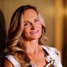 Tara Perrin's Instagram, Twitter & Facebook