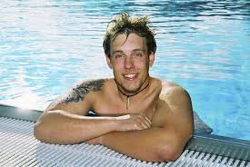 Maintaining short haircuts for men. What Causes Swimmer S Hair Causes Prevention