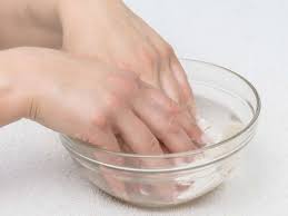 To keep the cotton ball on the glue spot, wrap the finger in aluminum foil and wait five minutes to see if it has worked. How To Take Off Acrylic Nails With Only Hot Water Easily Diy