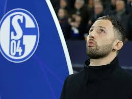 Der schalker kader soll und muss ein neues gesicht erhalten. Ex Coach Warnt Schalke Vor 2 Liga Sonst Wird Man Aufgefressen