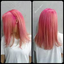 ピンクグラデーション パステル ver 最低三回のブリーチ必須のハイトーンデザインです モデルさんはn y 旅行の為だけに 限られた期間のみピンクっ子になりにきました その心意気が素晴らしいです 根元はやや濃いめ 毛先は パステルピンクをさらに埋めて淡くして作っ