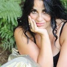 Laura Manners's Instagram, Twitter & Facebook