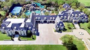 15 Most Incredible Homes In The World Luxury 15 Amazing Biggest Biggesthousesintheworld Celebrity Home Hom Mansions Big Mansions Dream House Exterior