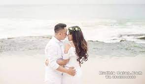 Pantai pasir putih nan eksotis di sumba. 15 Foto Prewedding Casual Di Pantai Portalkuningan Com