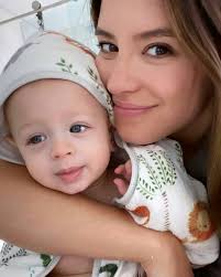 Noah Hernandez and mommy ❤ Pic: @sarahkohan . #sarahkohan #noahhernandez  #javierhernandez #chicharito #chicharitohernandez #lagalaxy #lagalaxywags  #lagalaxykids