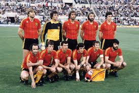 Natürlich ist der bastian ein spieler, den wir jetzt ein bisschen heranführen und weiter einbauen müssen für die entscheidenden spiele bei dem. Heute Vor 40 Jahren Erreichten Die Roten Teufel Das Em Finale Hrubesch Machte Deutschland Mit Zwei Toren Zum Europameister Ostbelgien Direkt