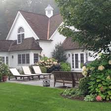 Alabaster would look pretty on walls with a pure white trim color. The Best White Exterior Paint Colors For Your House In 2021 The Zhush