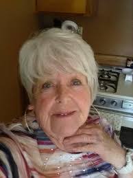 Debra Simas's Instagram, Twitter & Facebook