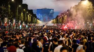 Kylian mbappe, french professional footballer, attends the france's world cup winning team parade down the champs elysee, on july 16, 2018 in l'occasion pour les anciens champions du monde de 98 zinedine zidane, didier deschamps, youri. Un Dispositif Exceptionnel De Securisation Autour Des Bleus Sur Les Champs Elysees Eurosport
