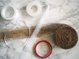 Autodeko hochzeit hochzeit gastgeschenke hochzeit einladungen hochzeit meine hochzeit autoschleifen hochzeit planen hochzeitsauto solch tolle autoschleifen mit juteband im vintage style passen ideal zu einer vintage hochzeit. 5 Minuten Diy Autoschleifen Fur Die Hochzeit Im Vintagestil