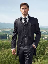 Ensemble nous choisirons gratuitement le tissu le plus adapté pour votre costume sur mesure, la chemise et les accessoires à associer, nous. La Tendance Du Costume De Mariage Ce Qui Existent