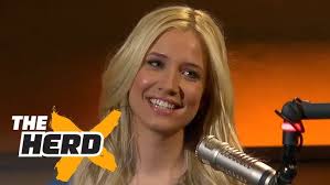 Fans who sent mean tweets about kickers try to make real field goals