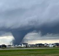 Cơn lốc xoáy nào lên hình đẹp nhất nhỉ? : r/tornado
