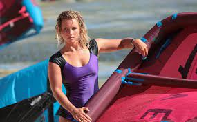 Colleen carroll, hannah whiteley, mikali sol, paula novotna and francesca bagnoli head to egypt to film for an upcoming kite movie. Paula Novotna Prorider