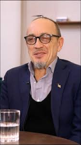 New pics from yesterday! Tony at Cafe Carlyle Pics found