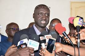 Marc devaud, directeur général de l'hôpital fribourgeois, tire la. Le Directeur Des Ressources Humaines De La Rts Alioune Thiam Repond A Ses Detracteurs