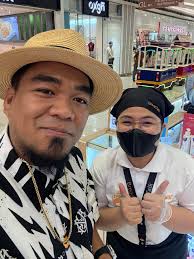 Hindi pa ako tapos! Magrarap ako hangga't gusto ko!!! Kasama ko si Den-O  (Jayson Lopez) at ang FlipTop Battle League Isabuhay Champion na si GL (GL  Campo) sa kantang “Sino Ba Sila?”