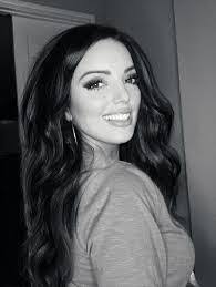 Ashley Evanoff's Instagram, Twitter & Facebook