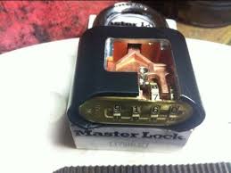 How To Pick A Master Lock With A Bobby Pin How To Open A Master Lock 175 Combination Padlock In 3 Seconds Combination Locks Lock Master