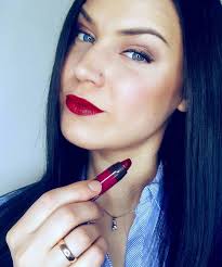 😘💋 #Repost @gunta.bliss: Red lip mood 😍💄❤ Wearing Matte Lip Crayon  {napa vineyard} by @burtsbeesuk Absolutely in love with the consistency and  how it moisturizes lips while being matte 👌