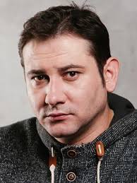 В 2010 году александр серов развелся с супругой после 19 лет брака, тогда мишель осталась жить с отцом. Aleksandr Serov Ostankinskij Biografiya Informaciya Lichnaya Zhizn Foto