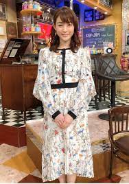 新井恵理那 アナウンサー ご着用ワンピース ドレス tea party white ワンピース ドレス 美しいアジア人女性 ドレス