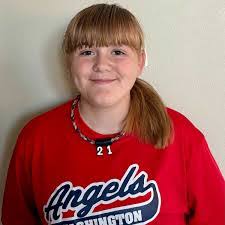 Ella Sams's Instagram, Twitter & Facebook