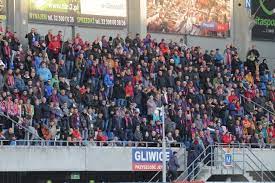 Minucie miał szansę na gola z rzutu karnego, lecz patryk lipski. Piast Gliwice Legia Warszawa Kibice Piasta Nie Wytrzymali Gdy Fani Gosci Zaspiewali Mistrzem Polski Jest Legia Zdjecia Kibicow Gliwice Nasze Miasto