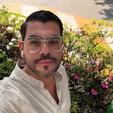 Alberto Osegueda's Instagram, Twitter & Facebook