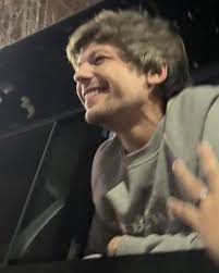 Buon compleanno Louis 🩵 : r/LouisTomlinson