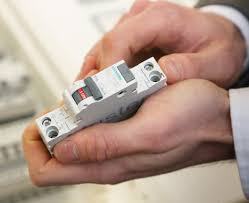 Arc fault detection devices expand the existing protection concept for the reduction of fires caused by electricity, which is based on rcds and overcurrent p. 5sv6 Afdd