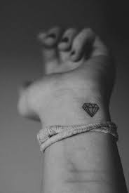 Xem thêm ý tưởng về hình xăm, xăm, kim cương. Century Ink Y NghÄ©a Hinh XÄƒm Kim CÆ°Æ¡ng Diamond Facebook