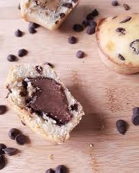 Muffins Americains Pepites De Chocolat Fourres Au Nutella Ou Peanut Butter Nutella Recette Muffin Nutella Dessert
