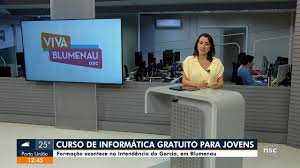 Curso de informática gratuito para jovens