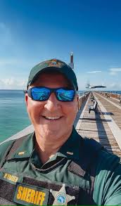 Selfie of a lifetime! I still can't believe the Blue Angels pilot was so  low! 📸 Escambia County Sheriff's Office