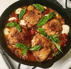 Melissa Clark S Pizza Chicken With Pancetta Mozzarella And Spicy Tomatoes C H E W I N G T H E F A T Recipe Food Combining Cooking Pancetta