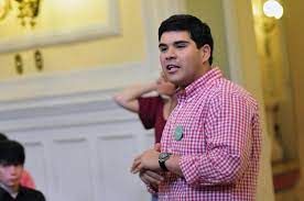 There are 100+ professionals named isamit, who use linkedin to exchange information, ideas, and opportunities. Julio Isamit Ex Lider De La Revolucion Pinguina Sera Jefe De Gabinete Del Ministro Gonzalo Blumel