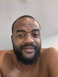 Okay.....give us your best 'Yo Mamma' joke.... I'll start......🤣🤣🤣