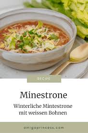 Winterliche Minestrone Mit Weissen Bohnen Und Parmesan Lykke Life In 2020 Minestrone Bohnen Minestrone Suppe