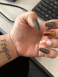 Fall Nails With Leaves And Chrome Flakes November Nails November Nails Fall November Nail Designs