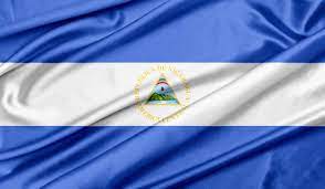 Su composición es tres franjas horizontales del mismo tamaño, de tono azul cobalto, las exteriores y de color blanco la central, en cuyo centro. Bandera De Nicaragua Banderade Info