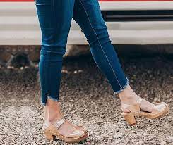 Shop Mia Shoes On Twitter Walking Out Of The Office In Full Friyeah Mode In High Shine Miaclogs Via Oliveaveboutique Ft The Mia Greta Peep Toe Clogs Https T Co 8pgovhlqk9 Https T Co Mfehnivgnp Twitter