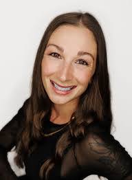 Randi Collins's Instagram, Twitter & Facebook