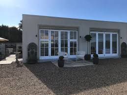 Entire Home X2f Apt In Auckland New Zealand Set Above Onetangi Wine Valley In An Olive Grove Walk To Casita Mir Summer House European Summer Swimming Pools